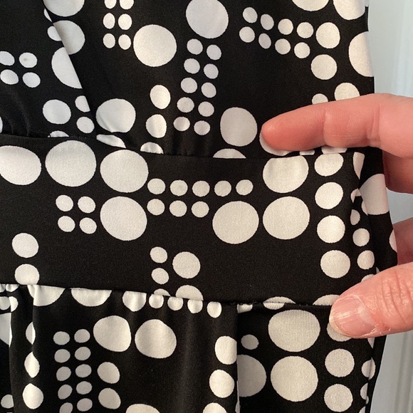 George dress with pockets. Sz L - Picture 3 of 8